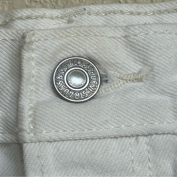 Levi’s 501 Women’s W25 White Distressed Cutoff Denim Shorts Raw Hem Button Fly - Picture 6 of 10